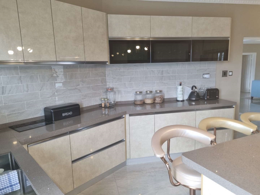 5 Bedroom Property for Sale in Nahoon Valley Park Eastern Cape